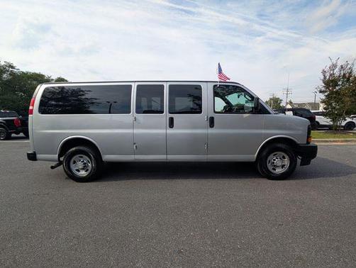 2017 Chevrolet Express 3500 LS