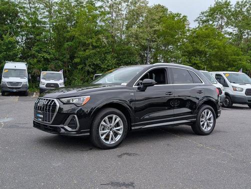 2022 Audi Q3 45 S line Premium