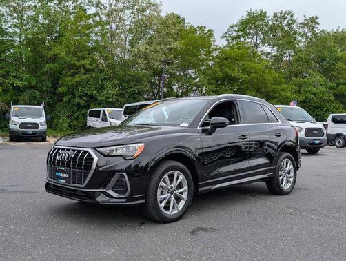 2022 Audi Q3 45 S line Premium