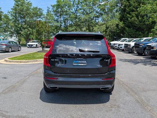 2021 Volvo XC90 T6 Momentum