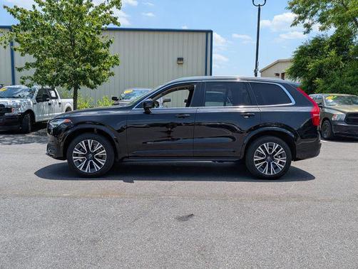 2021 Volvo XC90 T6 Momentum