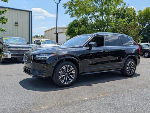 2021 Volvo XC90 T6 Momentum