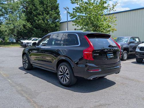 2021 Volvo XC90 T6 Momentum