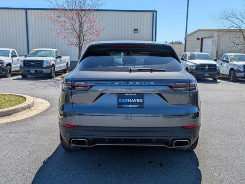 2022 Porsche Cayenne Base