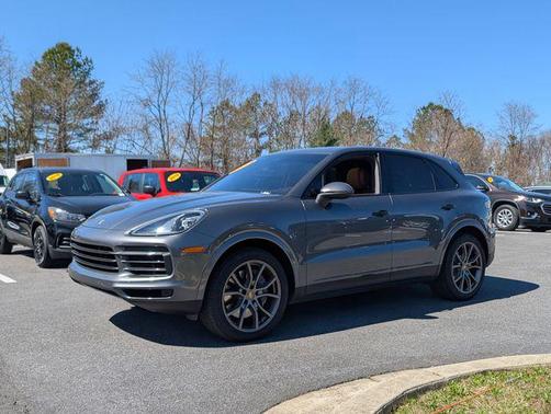 2022 Porsche Cayenne Base
