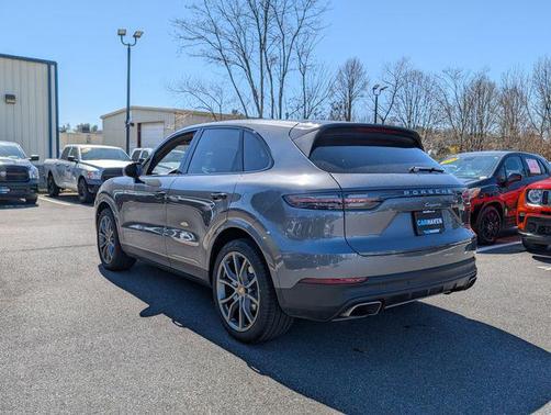 2022 Porsche Cayenne Base