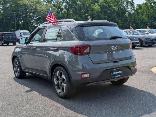 2021 Hyundai VENUE SEL