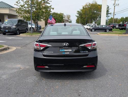 2016 Hyundai SONATA Hybrid SE