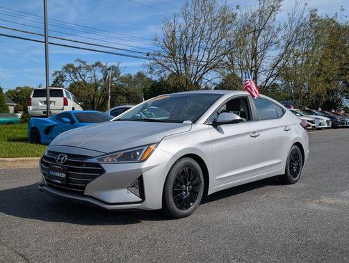 2019 Hyundai ELANTRA SE