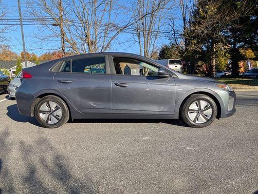 2018 Hyundai IONIQ Hybrid Blue