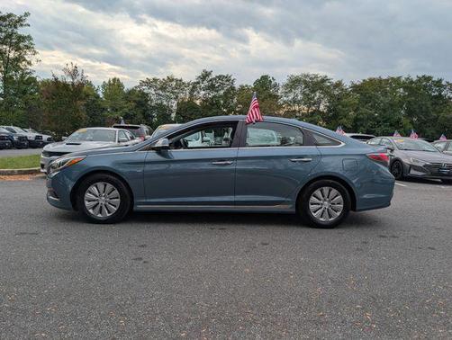 2016 Hyundai SONATA Hybrid SE