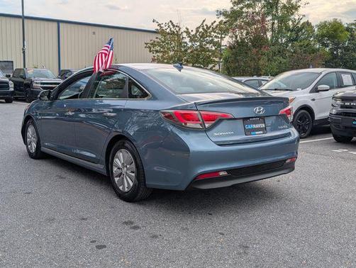 2016 Hyundai SONATA Hybrid SE