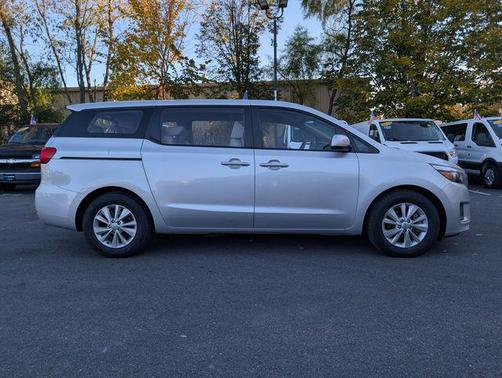 2018 Kia Sedona L