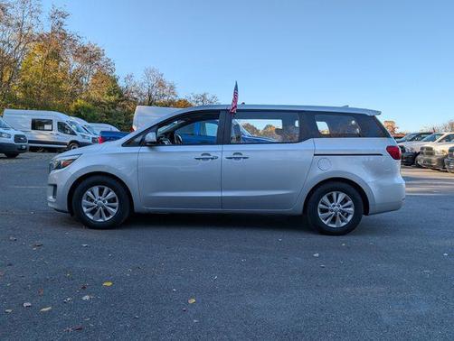 2018 Kia Sedona L