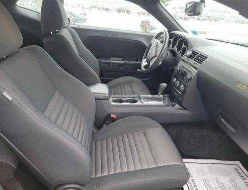 2014 Dodge Challenger SXT