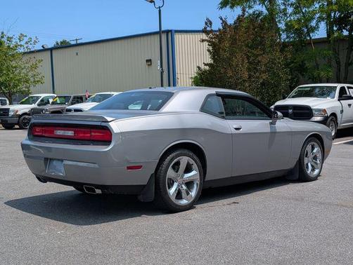 2014 Dodge Challenger SXT