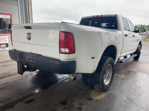 2017 RAM 3500 Tradesman Crew Cab 4x2 8' Box