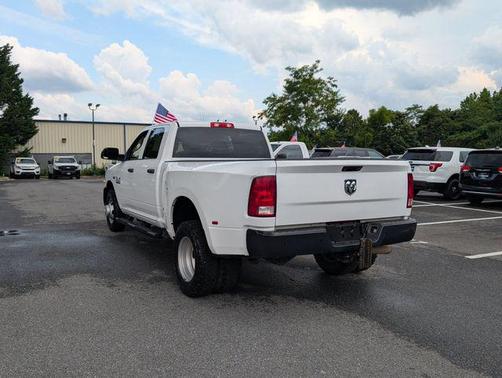 2017 RAM 3500 Tradesman Crew Cab 4x2 8' Box