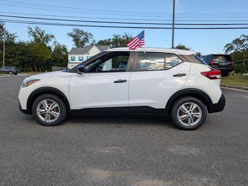 2020 Nissan Kicks S