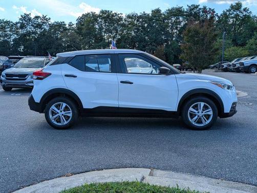 2020 Nissan Kicks S