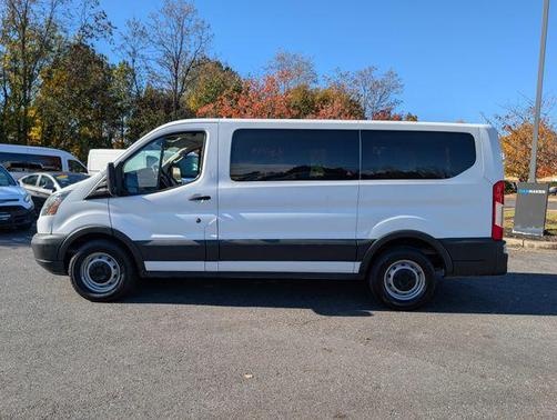 2017 Ford Transit-150 XL