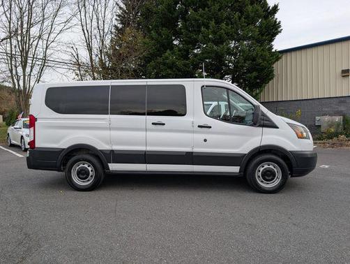 2017 Ford Transit-150 XL