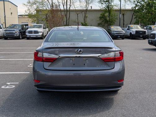 2016 Lexus ES 300h Base
