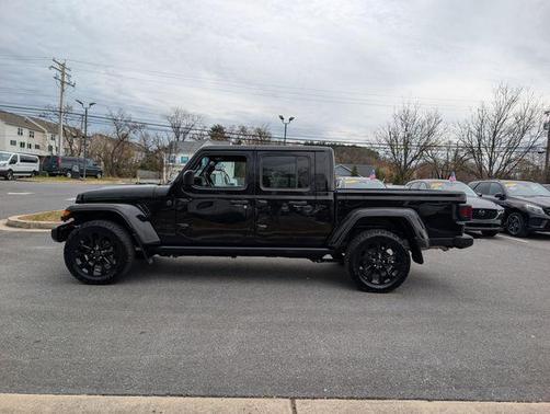 2024 Jeep Gladiator Nighthawk
