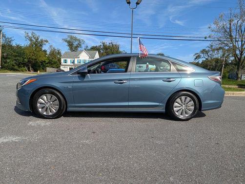2016 Hyundai SONATA Hybrid SE