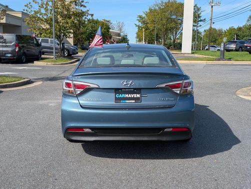 2016 Hyundai SONATA Hybrid SE