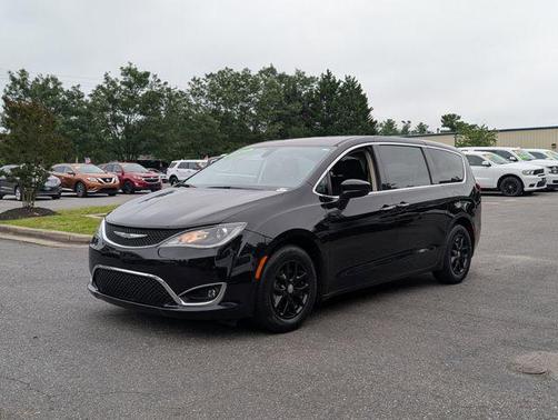 2020 Chrysler Pacifica Touring