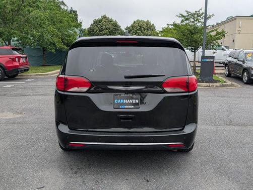 2020 Chrysler Pacifica Touring