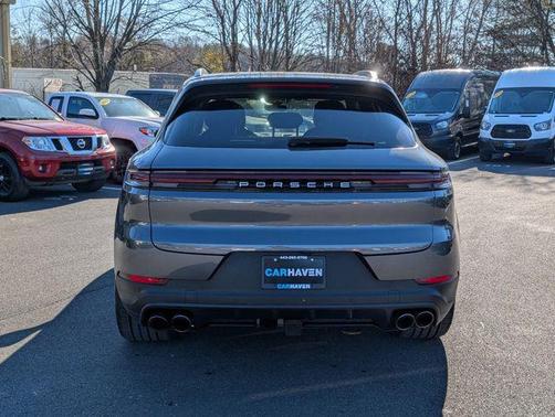 2024 Porsche Cayenne Base