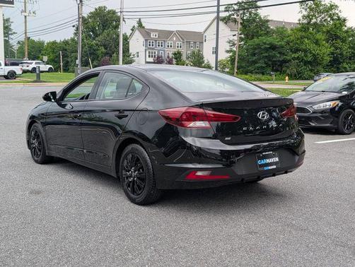 2019 Hyundai ELANTRA SE