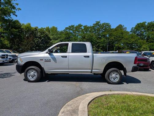 2017 RAM 2500 Tradesman Crew Cab 4x4 6'4' Box