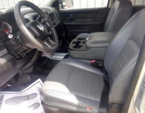 2017 RAM 2500 Tradesman Crew Cab 4x4 6'4' Box
