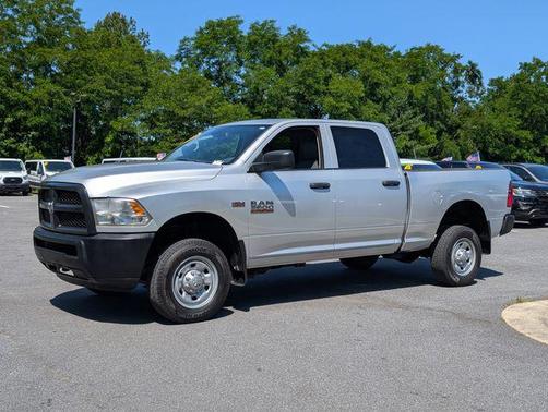 2017 RAM 2500 Tradesman Crew Cab 4x4 6'4' Box