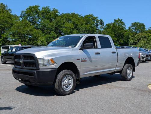 2017 RAM 2500 Tradesman Crew Cab 4x4 6'4' Box