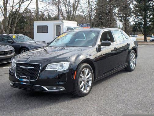 2018 Chrysler 300 Touring