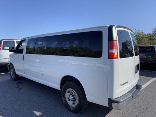 2017 Chevrolet Express 3500 LT