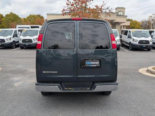 2017 Chevrolet Express 3500 LT