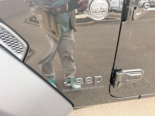 2026 Jeep Gladiator Sport