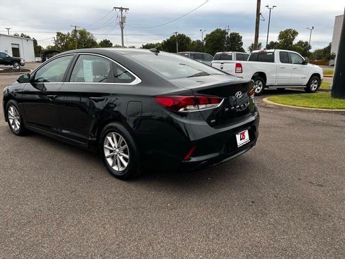 2018 Hyundai SONATA SE
