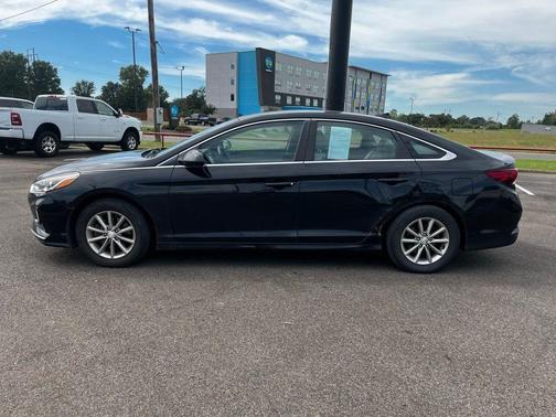 2018 Hyundai SONATA SE