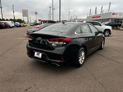 2018 Hyundai SONATA SE
