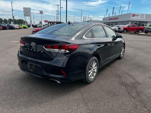 2018 Hyundai SONATA SE