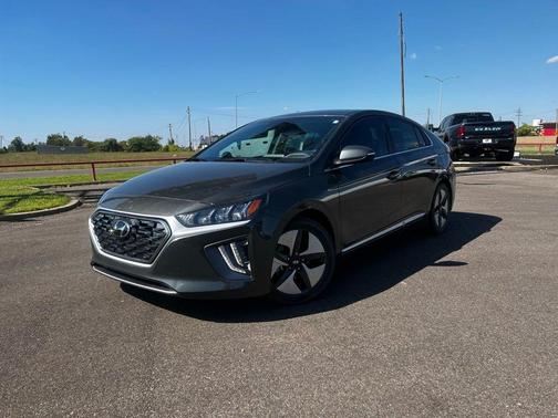 2022 Hyundai IONIQ Hybrid SEL