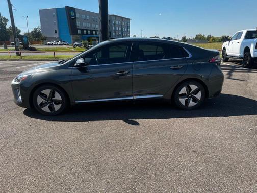 2022 Hyundai IONIQ Hybrid SEL