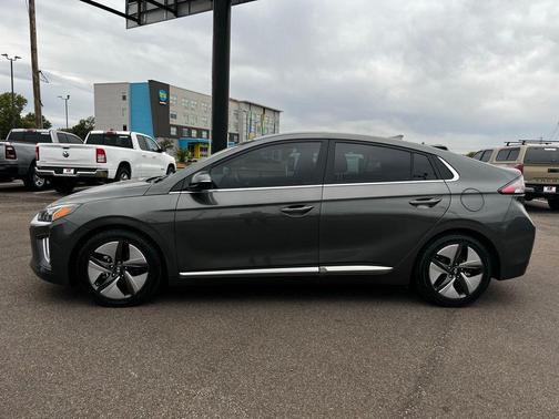 2022 Hyundai IONIQ Hybrid SEL