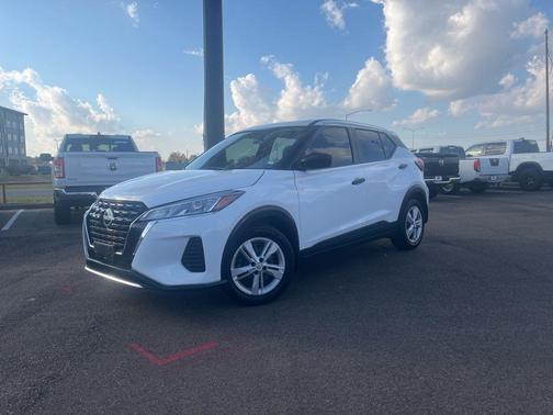 2023 Nissan Kicks S